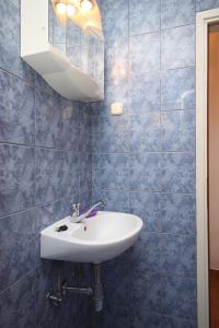 Apartments with parking space Zivogosce - Porat, Makarska - 6700