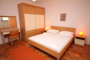 Apartments by the sea Podgora, Makarska - 6664