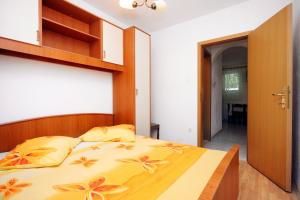 Apartments by the sea Drvenik Donja vala, Makarska - 6701