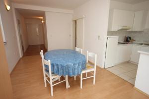 Apartments and rooms by the sea Makarska - 6839