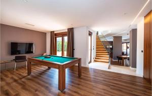 Beautiful Home In Novalja