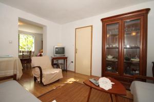 Apartments and rooms with parking space Tucepi, Makarska - 6901