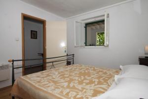 Apartments and rooms with parking space Tucepi, Makarska - 6901