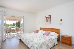 Apartments by the sea Brela, Makarska - 6688