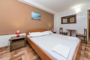 Apartments with parking space Baska Voda, Makarska - 6773