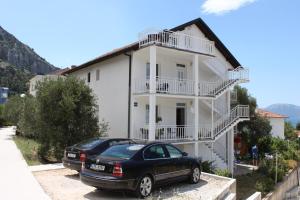 Apartments with a parking space Gradac, Makarska - 6881 