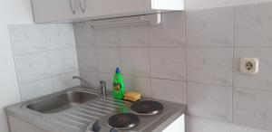 Apartments by the sea Podaca, Makarska - 6745