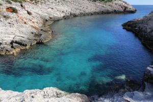 Secluded house with a parking space Podhumlje, Vis - 13984