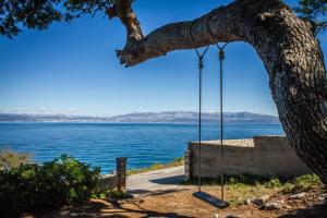 Apartments by the sea Stomorska, Solta - 5190