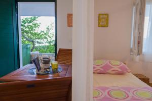 Apartments by the sea Stomorska, Solta - 5190