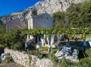 Family friendly house with a parking space Gornji Tucepi - Podpec, Makarska - 6915 - Župa