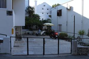 Rooms with a parking space Makarska - 6778