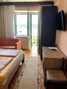 Apartments and rooms by the sea Barbat, Rab - 4973