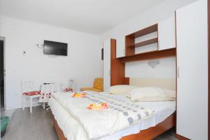 Apartments with parking space Tucepi, Makarska - 6695