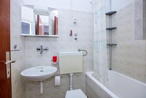 Apartments and rooms by the sea Tisno, Murter - 5128