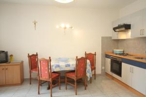 Apartments by the sea Tisno, Murter - 5091