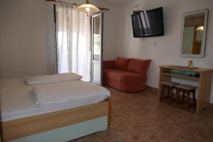 Apartments by the sea Kampor, Rab - 5037