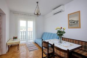 Apartments and rooms by the sea Tisno, Murter - 5128