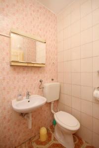 Apartments by the sea Jelsa, Hvar - 8747