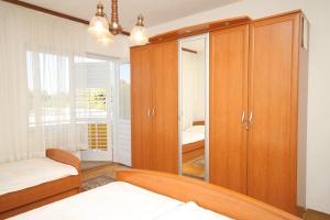 Rooms with a parking space Makarska - 6778