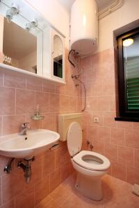 Apartments by the sea Turanj, Biograd - 6445