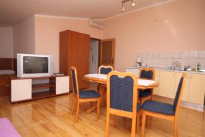 Apartments with a parking space Starigrad, Paklenica - 6563