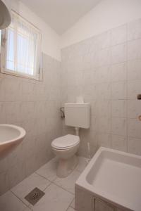 Apartments by the sea Podaca, Makarska - 6745