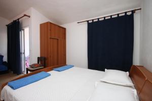 Apartments by the sea Drvenik Donja vala, Makarska - 6756