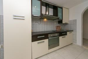 Apartments with WiFi Stanici, Omis - 19941