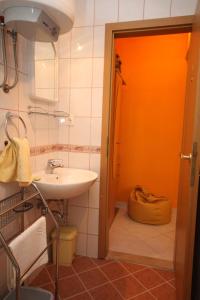 Apartments by the sea Podgora, Makarska - 6713