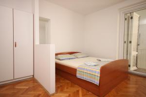 Apartments and rooms by the sea Makarska - 6839