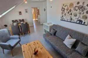 Schöne, helle 3 Zimmer mit Klimaanlage - Mörfelden-Walldorf