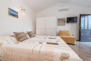 Apartments by the sea Seline, Paklenica - 6564