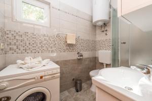 Apartments by the sea Seline, Paklenica - 6564