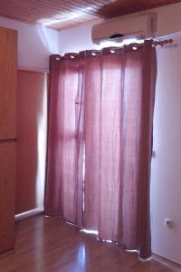 Apartments with parking space Brela, Makarska - 6895