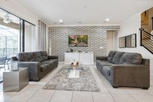 Veranda Palm Villa w Pool Game room near Disney