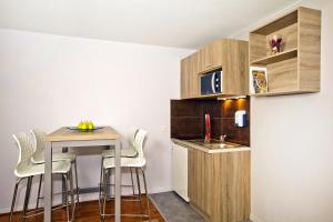 Appart'hotels Sejours & Affaires Strasbourg Kleber : photos des chambres