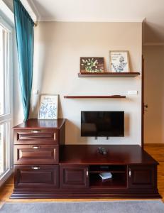 Metro Wilanowska Homely Apartment by BookingHost