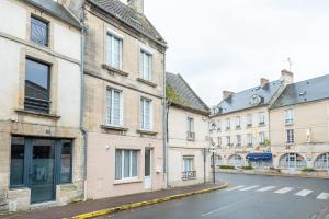 Maisons de vacances Au coeur de Creully - Belle maison de ville : photos des chambres