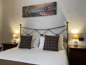 Pini di Roma-New and cozy apt in Rome city center- Metro A "Re di Roma"