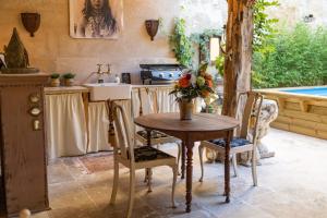 B&B / Chambres d'hotes Luxueuses Suites & Chambres d'hotes - accueil champagne, petit-dejeuner - Maison Champagne : photos des chambres