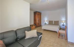 Maisons de vacances Beautiful Home In Signes : photos des chambres