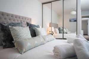 4br-8guests-balcony-beachview-pool-pets