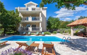 Beautiful Apartment In Pinezici
