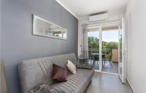 Beautiful Apartment In Pinezici