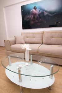 Apartments with parking space Pisak, Omis - 5154