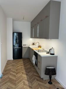 Uroczy apartament z ogrodem