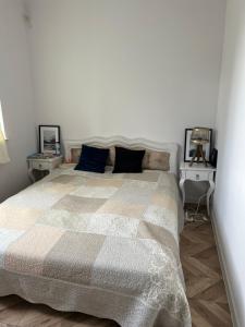 Uroczy apartament z ogrodem