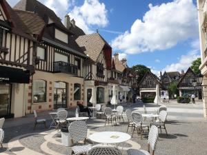 Appartements Chez Romy - studio equipe avec wifi - proche plage Deauville : photos des chambres