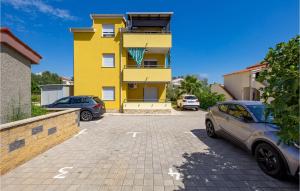 Beautiful Apartment In Povljana